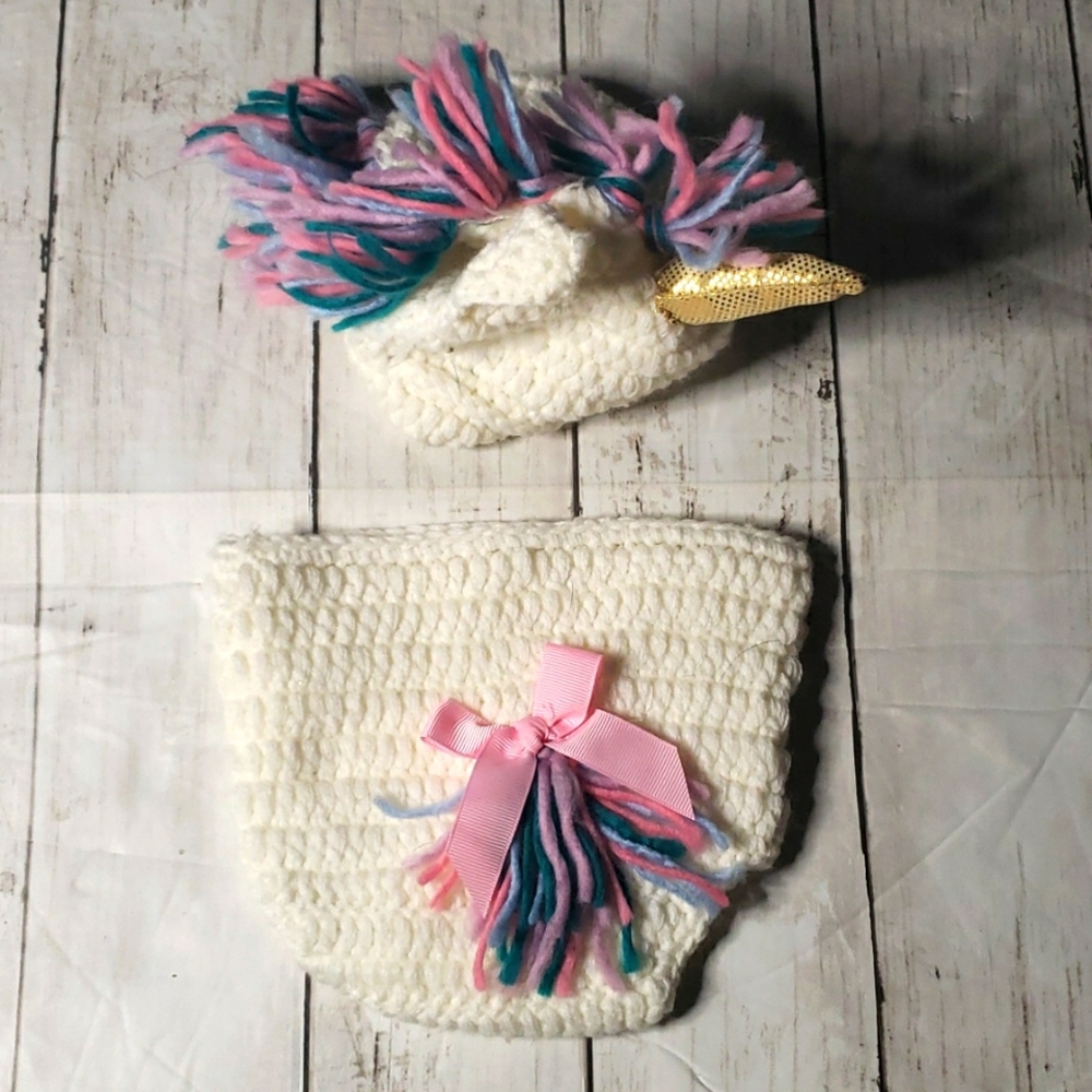Newborn knit unicorn set